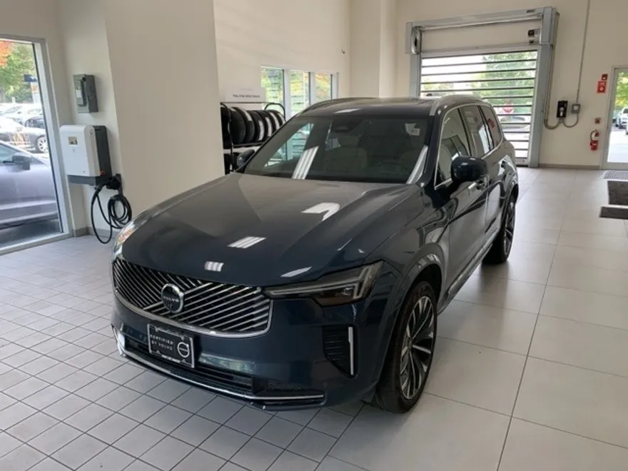 2025 Volvo XC90 Plus photo 1
