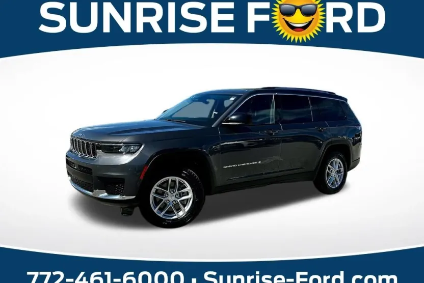 2023 Jeep Grand Cherokee Laredo photo 1