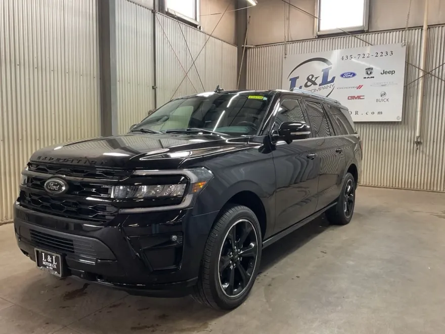 2023 Ford Expedition MAX Limited photo 1