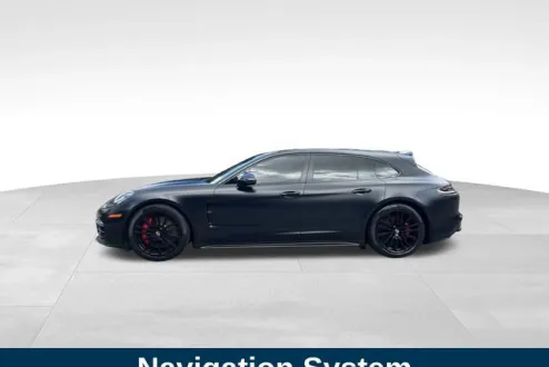 2020 Porsche Panamera GTS Sport Turismo photo 2