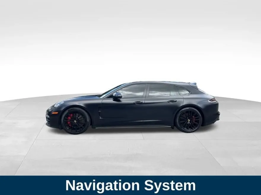 2020 Porsche Panamera GTS Sport Turismo photo 2