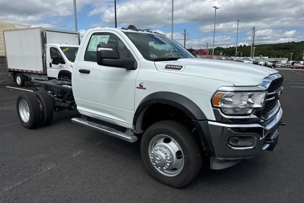2024 Ram 5500 Tradesman photo 1