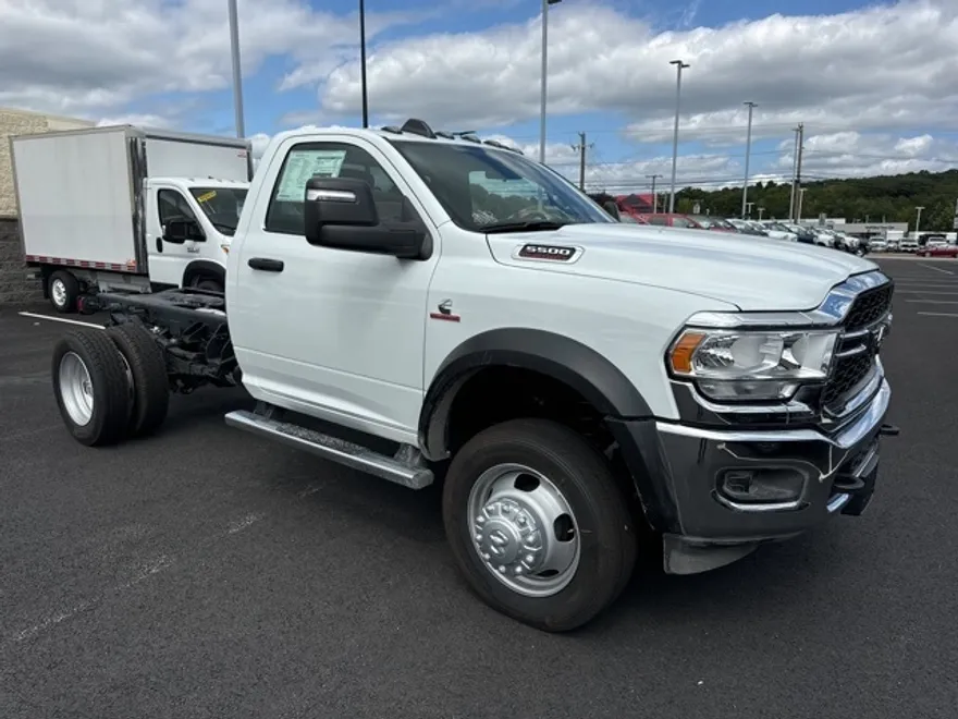 2024 Ram 5500 Tradesman photo 1