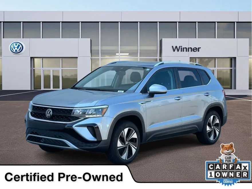 2024 Volkswagen Taos SE photo 1