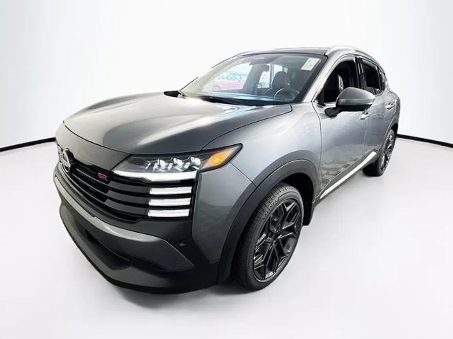 2025 Nissan Kicks SR photo 1