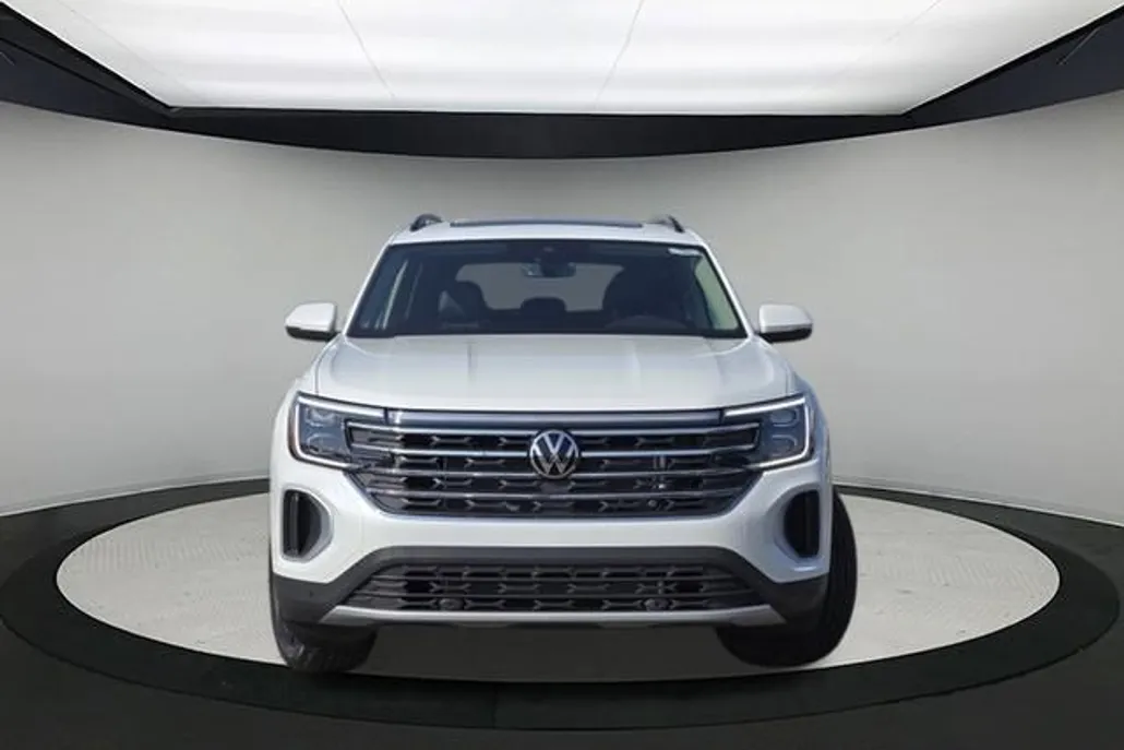 2026 Volkswagen Atlas SE Technology photo 1