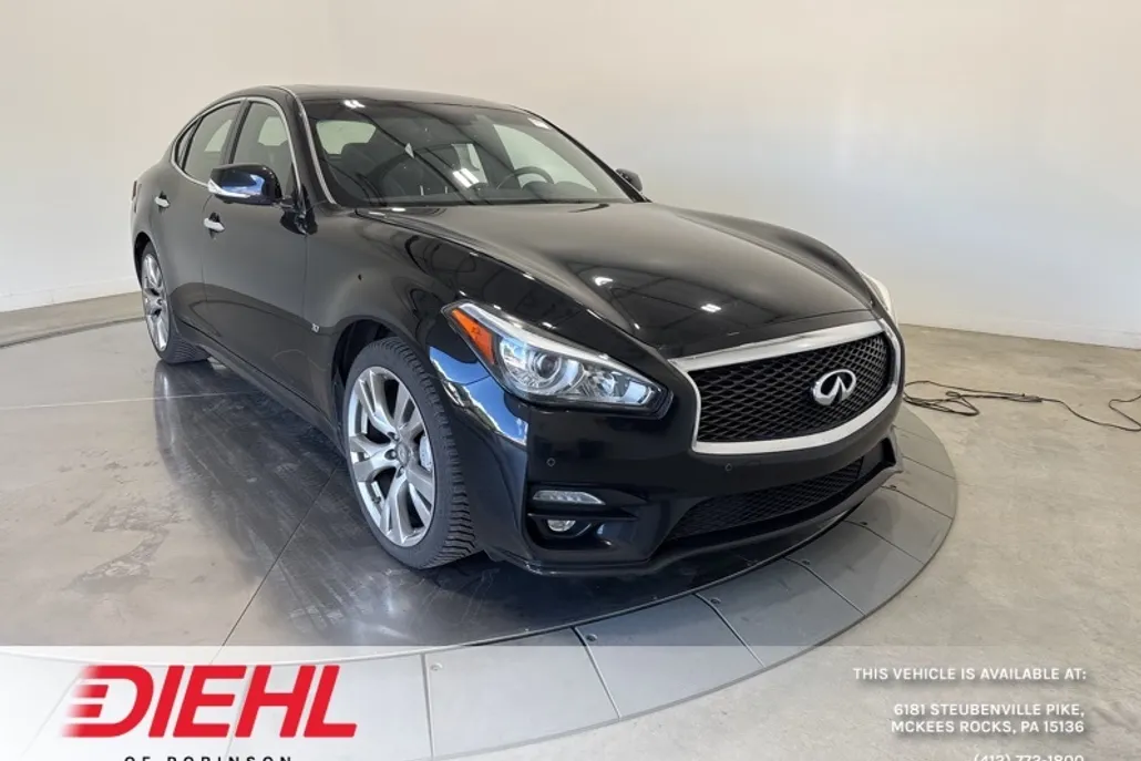 2018 Infiniti Q70 3.7 Luxe photo 1