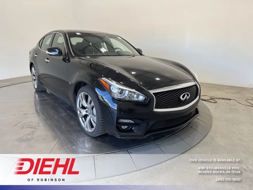 2018 Infiniti Q70 3.7 Luxe photo 1