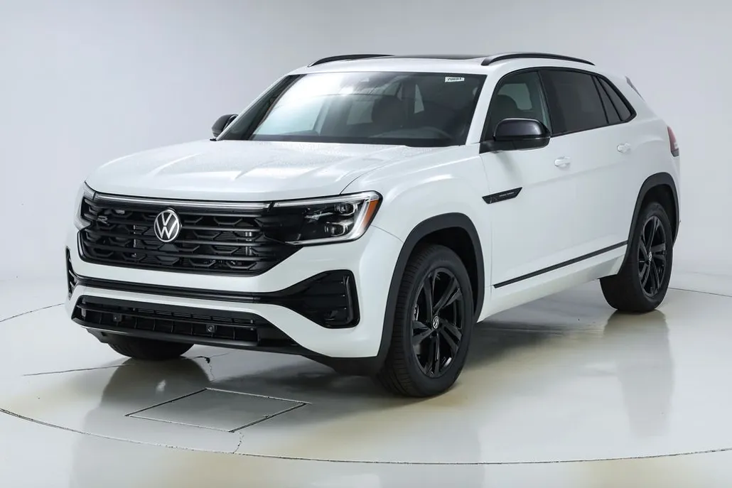 2026 Volkswagen Atlas Cross Sport SEL R-Line photo 1