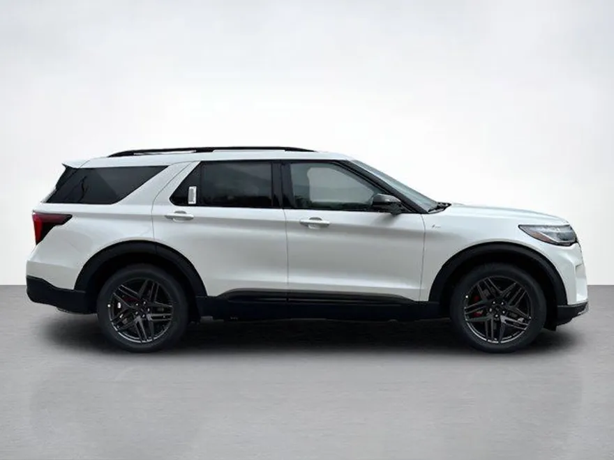 2025 Ford Explorer ST-Line photo 1