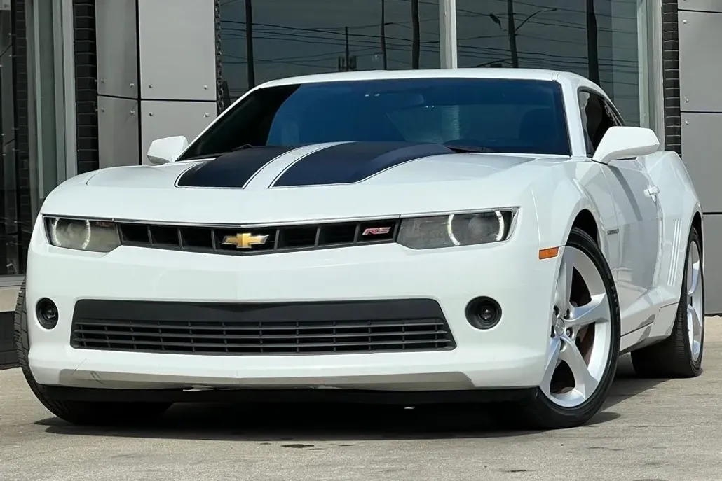 2015 Chevrolet Camaro 1LT photo 1