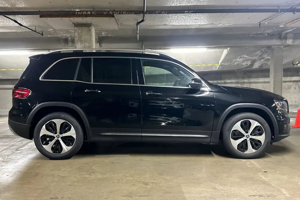 2025 Mercedes Benz GLB 250 photo 1