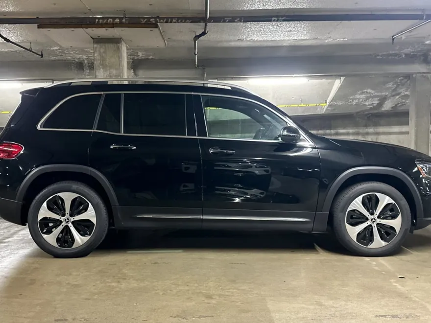 2025 Mercedes Benz GLB 250 photo 1