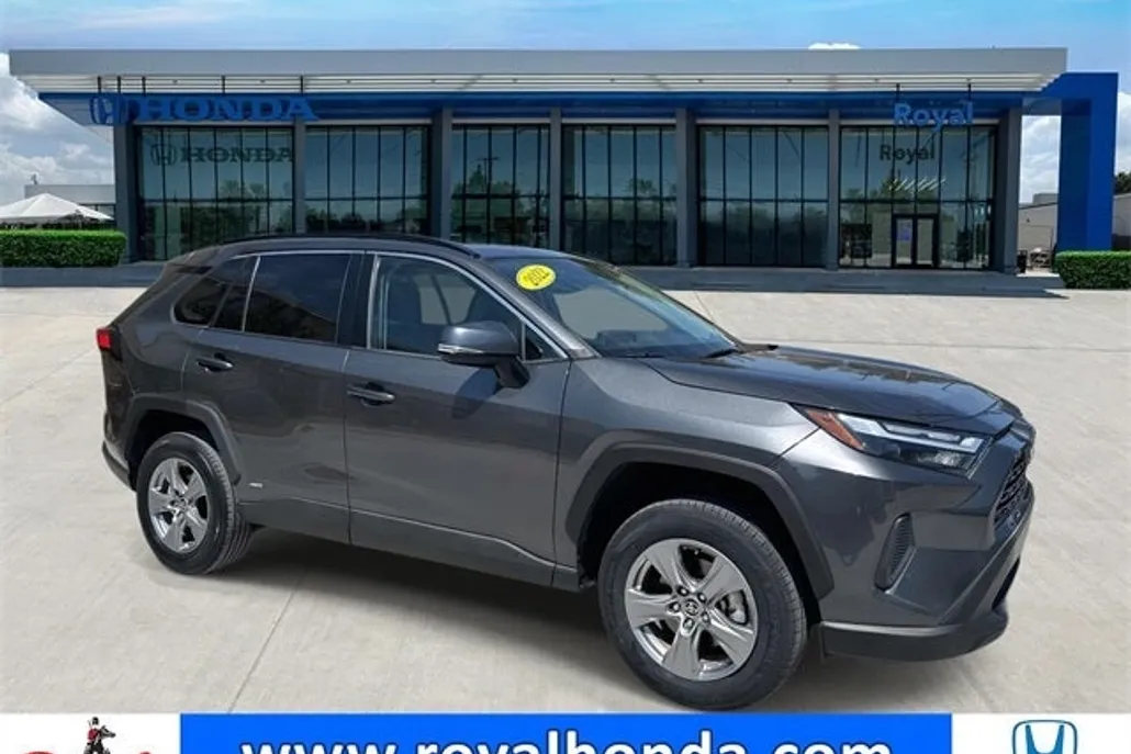2022 Toyota RAV4 Hybrid XLE photo 1