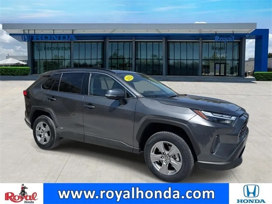 2022 Toyota RAV4 Hybrid XLE photo 1