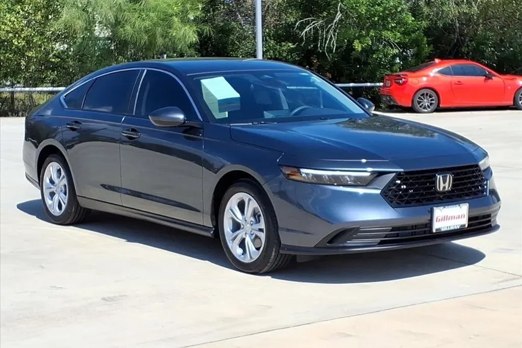 2025 Honda Accord LX photo 1