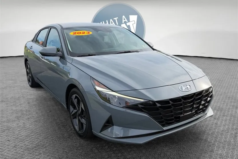 2023 Hyundai Elantra SEL photo 1
