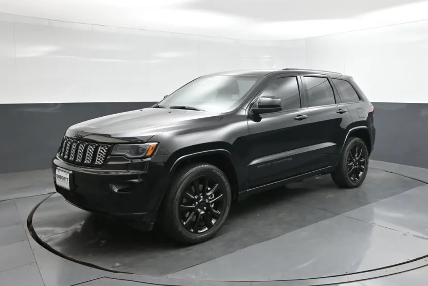 2021 Jeep Grand Cherokee Laredo X photo 1