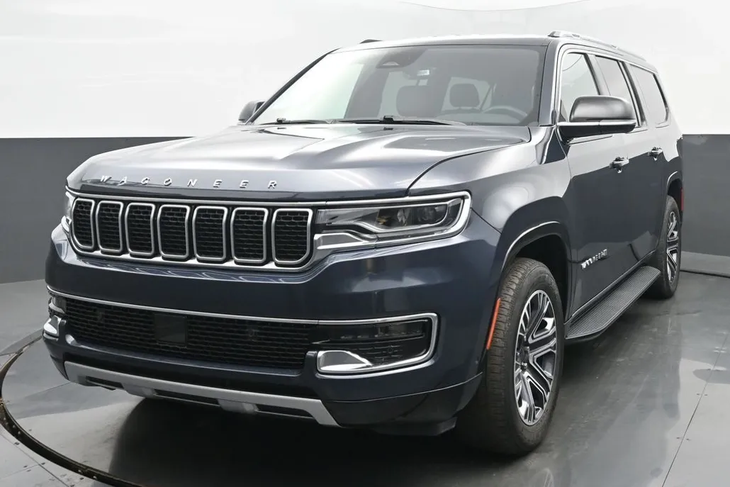 2024 Jeep Wagoneer L Series II photo 1