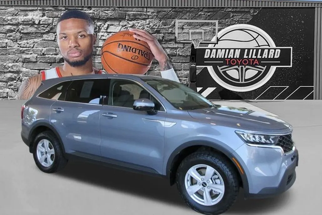 2022 Kia Sorento LX photo 1