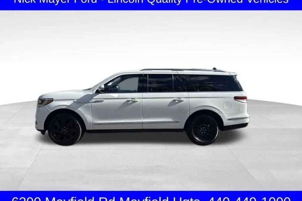 2023 Lincoln Navigator L Reserve photo 1