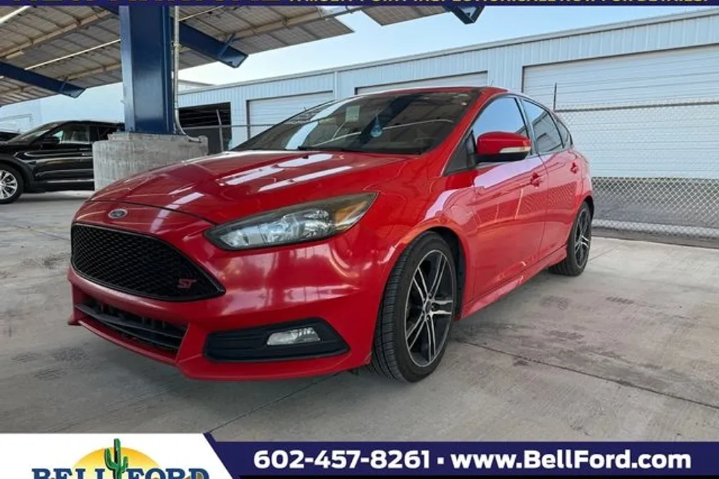 2016 Ford Focus ST photo 1