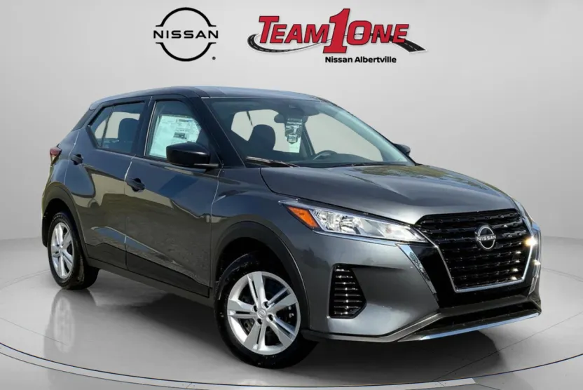 2025 Nissan Kicks Play S photo 1