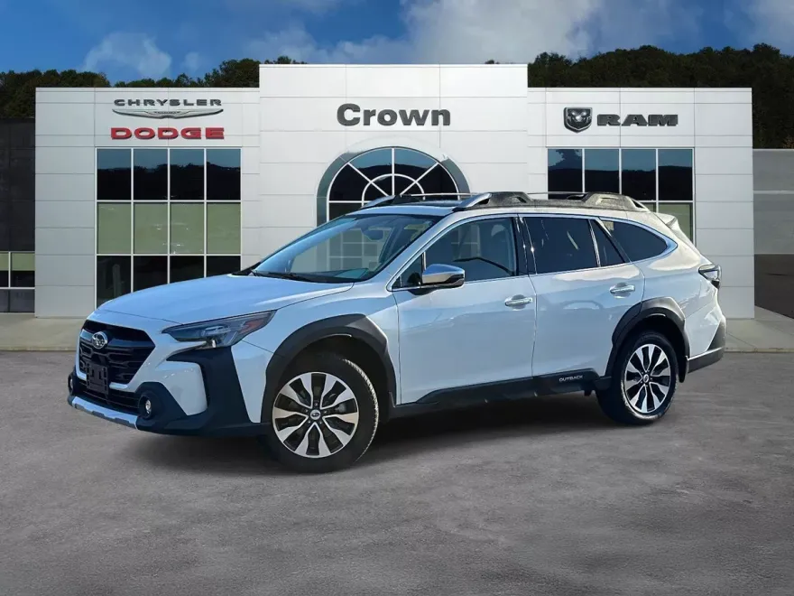 2023 Subaru Outback Touring XT photo 1