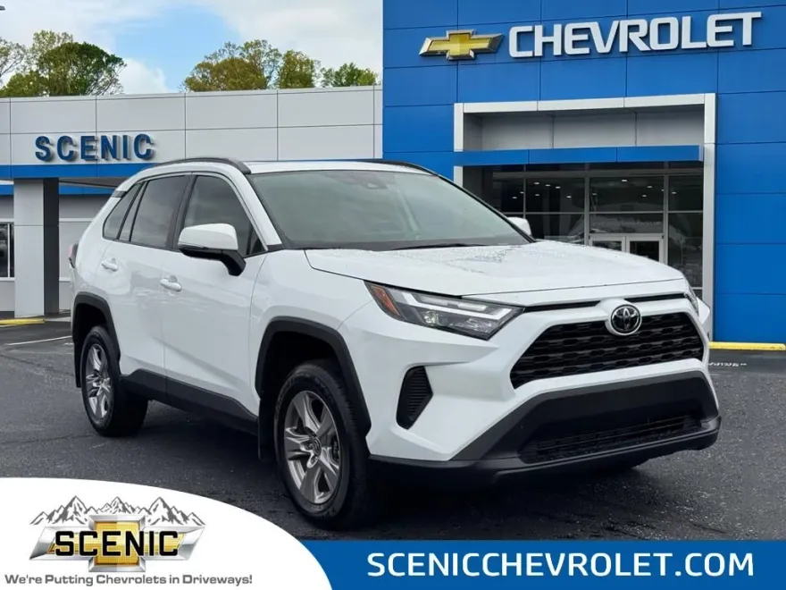 2025 Toyota RAV4 XLE photo 1