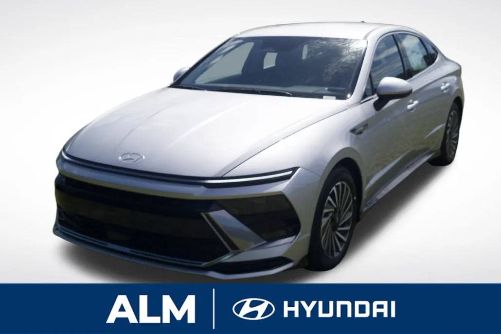 2025 Hyundai Sonata Hybrid SEL photo 1