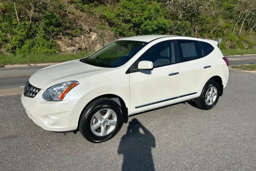 2013 Nissan Rogue S photo 1