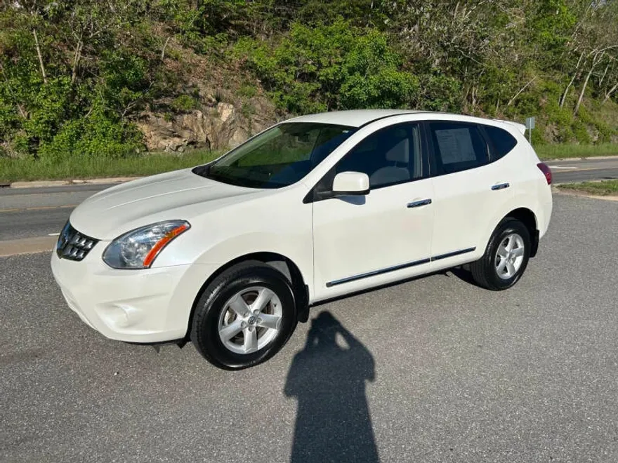 2013 Nissan Rogue S photo 1