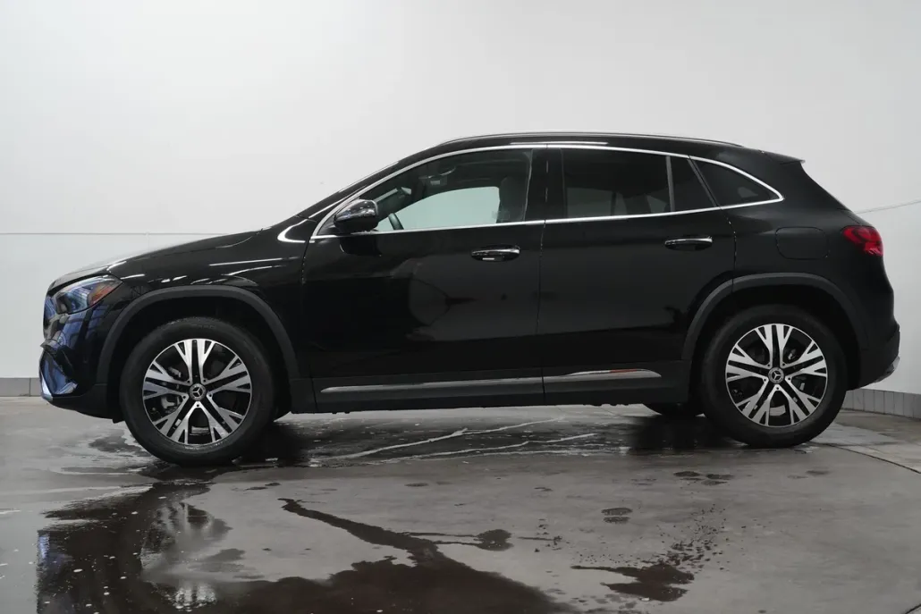 2025 Mercedes Benz GLA 250 4MATIC photo 1