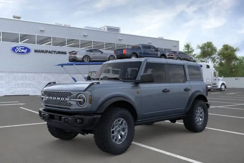 2025 Ford Bronco Badlands photo 1