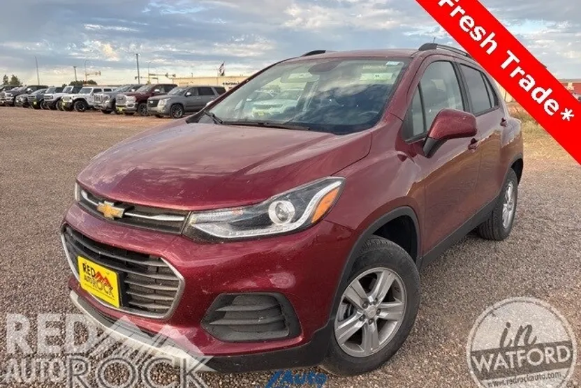 2022 Chevrolet Trax LT photo 1