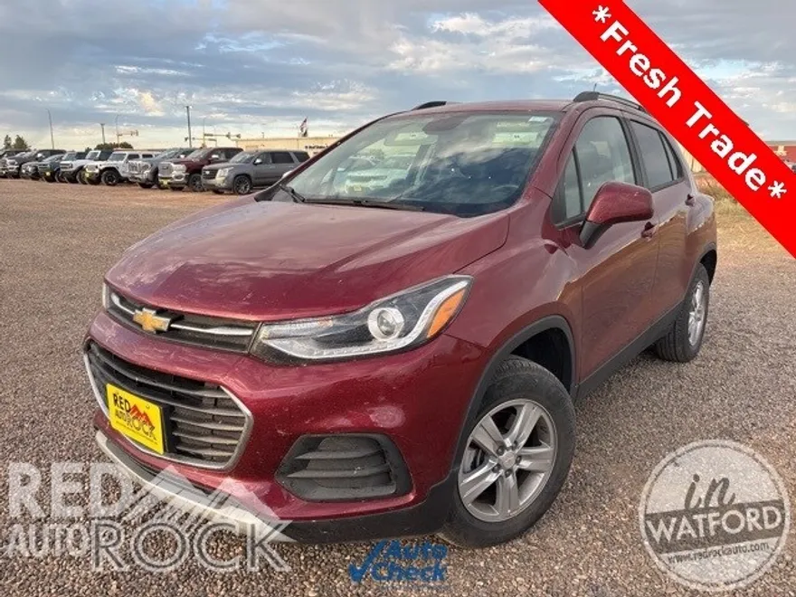 2022 Chevrolet Trax LT photo 1