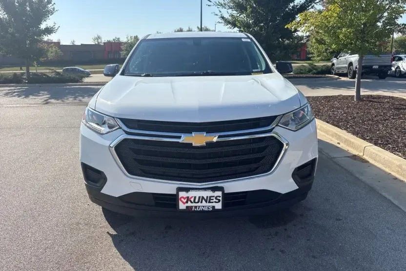 2020 Chevrolet Traverse LS photo 1