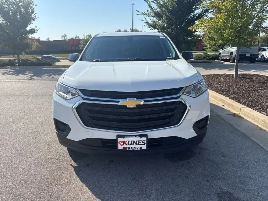 2020 Chevrolet Traverse LS photo 1