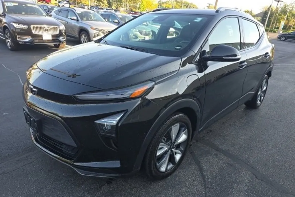 2023 Chevrolet Bolt EUV photo 1