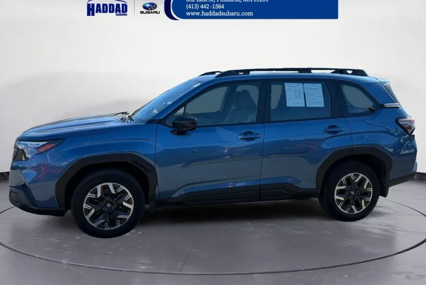 2025 Subaru Forester Base photo 1