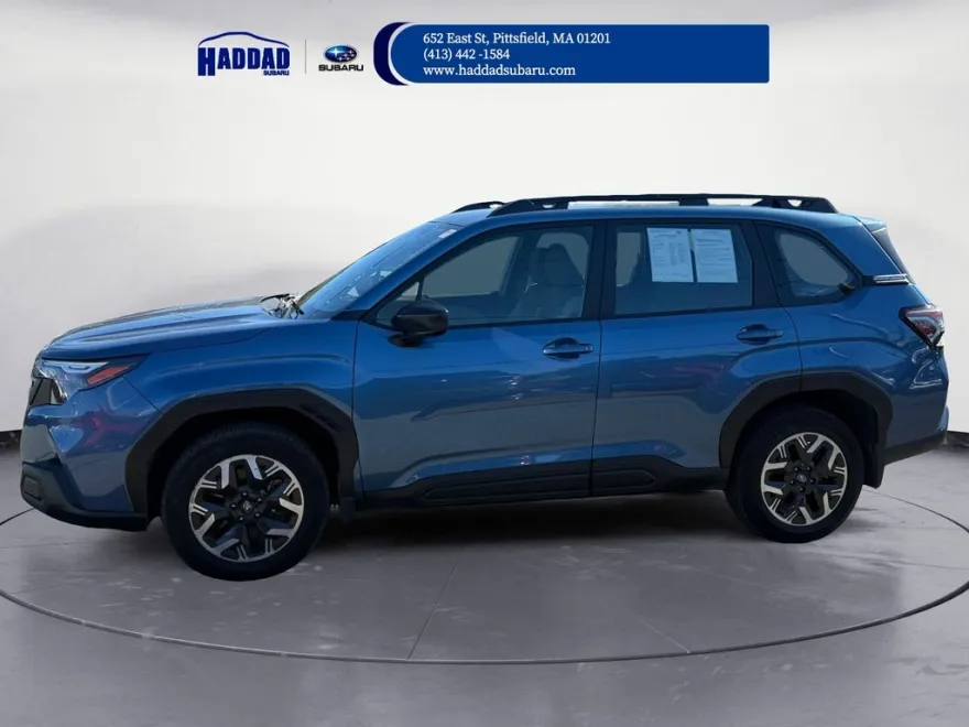2025 Subaru Forester Base photo 1