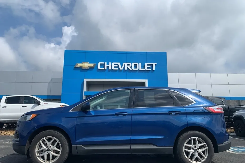 2023 Ford Edge SEL photo 1