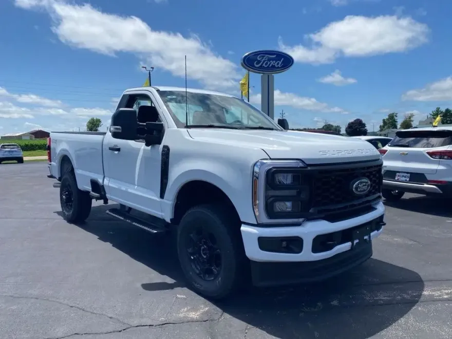 2025 Ford F-350 photo 1