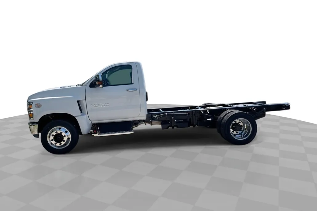 2024 Chevrolet Silverado 5500HD Work Truck photo 1