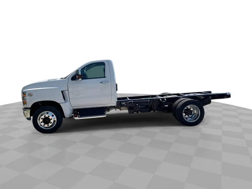 2024 Chevrolet Silverado 5500HD Work Truck photo 1