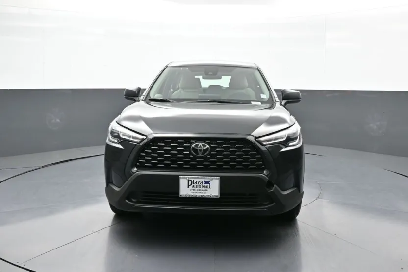 2022 Toyota Corolla Cross L photo 1