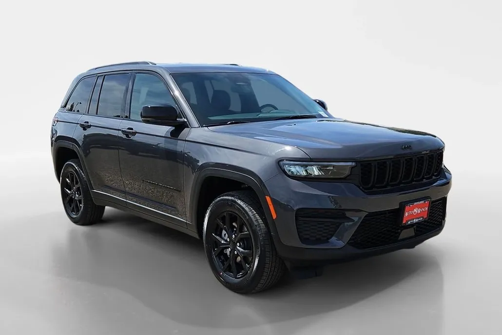 2025 Jeep Grand Cherokee Laredo photo 1