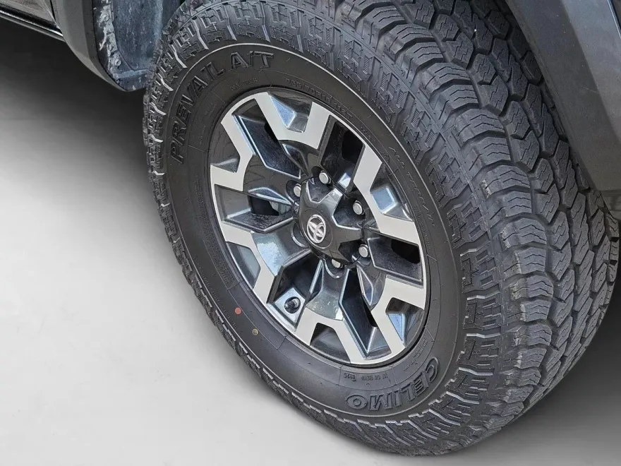 2019 Toyota Tacoma TRD V6 photo 1