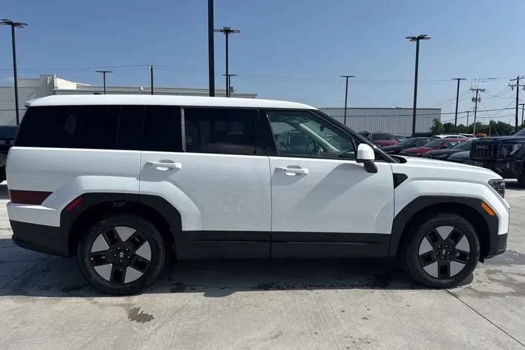 2026 Hyundai Santa Fe SE photo 1