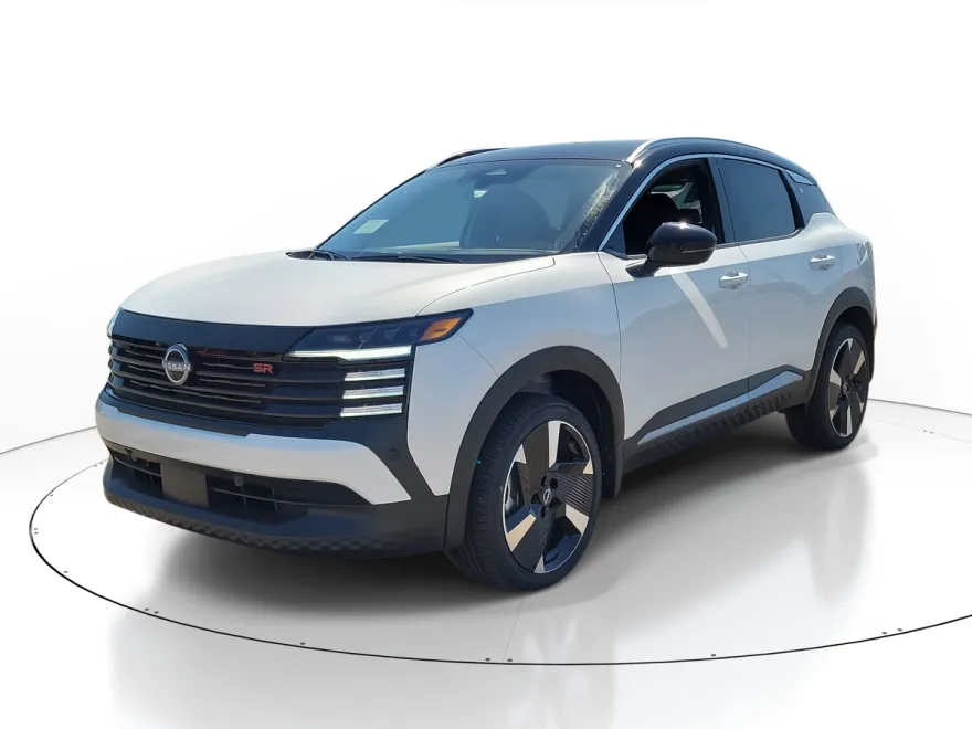 2025 Nissan Kicks SR photo 1